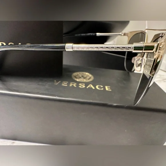 Versace sunglasses - Picture 2 of 7